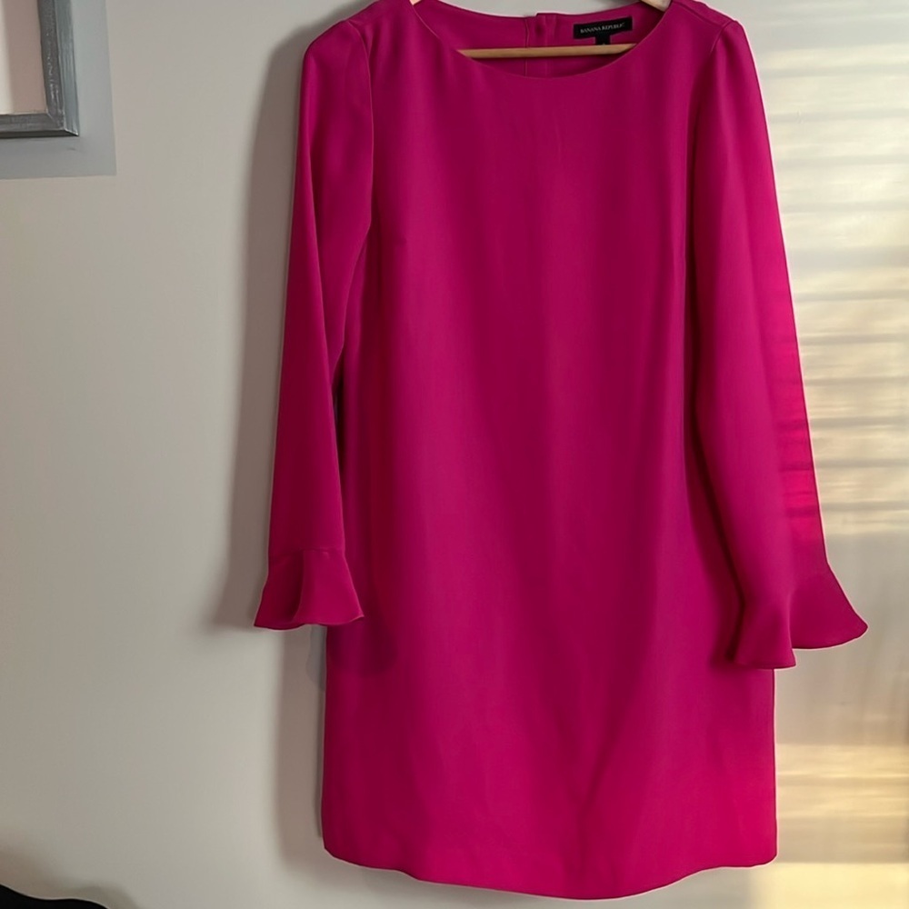 Banana Republic hot pink jewel neck long sleeved dress size 8